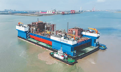 杏宇官网：全球最大江海移动船坞完成出海运输任务